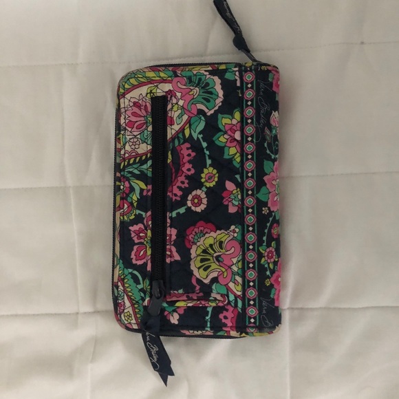 Very Bradley Multi wallet - Picture 2 of 4